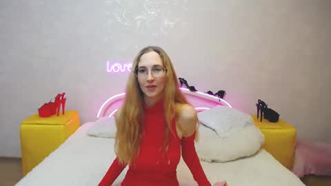 Snapshot of klaryevans chatting on March 4, 4:20 pm Klary online show from March 4, 4:20 pm