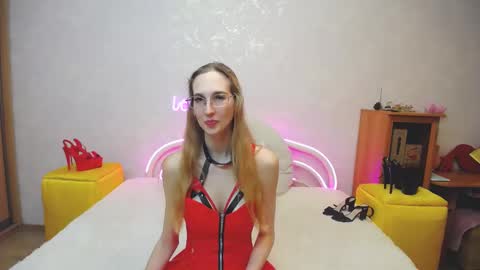 Snapshot of klaryevans chatting on March 8, 5:11 pm Klary online show from March 8, 5:11 pm