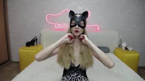 Snapshot of klaryevans chatting on October 21, 8:59 am Klary online show from October 21, 8:59 am