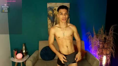 Snapshot of klaton__ chatting on October 12, 2:10 am klaton__ online show from October 12, 2:10 am
