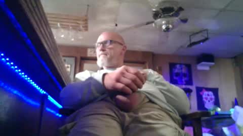 Snapshot of kleeeen chatting on April 12, 10:31 am MrKleeen online show from April 12, 10:31 am