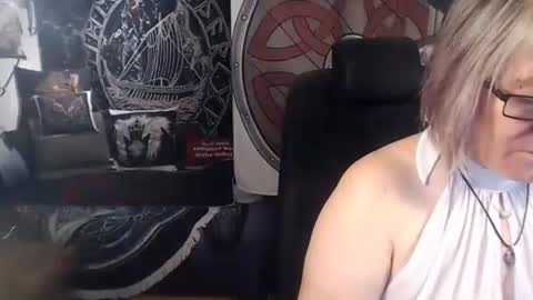 Michelle online show from October 26, 4:40 am