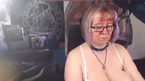 Michelle online show from May 1, 4:22 pm