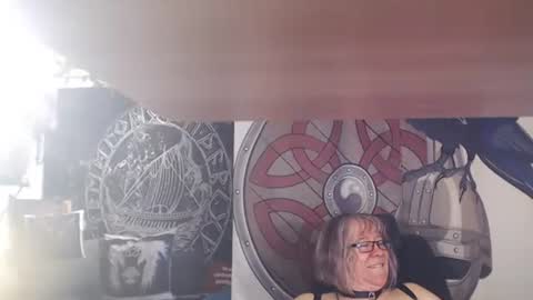 Snapshot of kleiner_teufel chatting on May 3, 4:18 am Michelle online show from May 3, 4:18 am