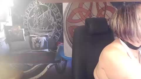 Snapshot of kleiner_teufel chatting on May 10, 4:01 pm Michelle online show from May 10, 4:01 pm