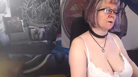 Snapshot of kleiner_teufel chatting on May 20, 6:41 am Michelle online show from May 20, 6:41 am