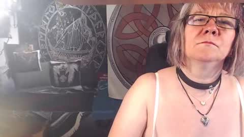 Snapshot of kleiner_teufel chatting on June 12, 5:12 pm Michelle online show from June 12, 5:12 pm