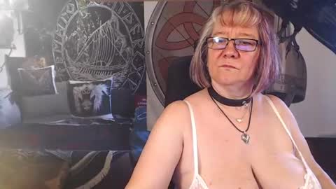 Snapshot of kleiner_teufel chatting on June 13, 9:29 am Michelle online show from June 13, 9:29 am