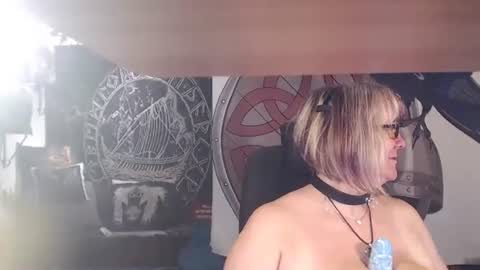 Snapshot of kleiner_teufel chatting on July 22, 6:43 pm Michelle online show from July 22, 6:43 pm