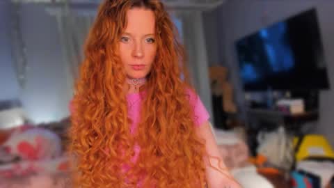Snapshot of klementinagirl chatting on May 25, 6:14 pm Klementinafanslyklementina6661 online show from May 25, 6:14 pm