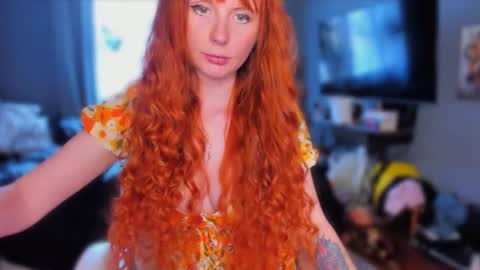 Snapshot of klementinagirl chatting on June 28, 2:45 pm Klementinafanslyklementina6661 online show from June 28, 2:45 pm