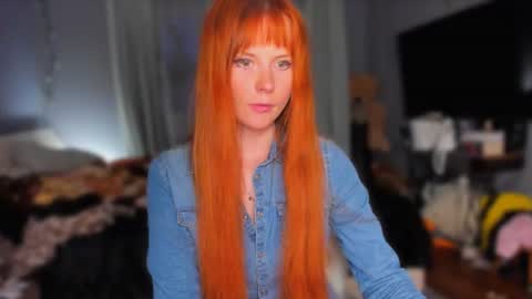Snapshot of klementinagirl chatting on July 4, 8:04 pm Klementinafanslyklementina6661 online show from July 4, 8:04 pm