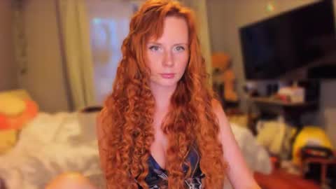 Snapshot of klementinagirl chatting on July 19, 7:17 pm Klementinafanslyklementina6661 online show from July 19, 7:17 pm