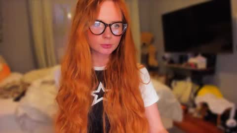 Snapshot of klementinagirl chatting on July 26, 7:10 pm Klementinafanslyklementina6661 online show from July 26, 7:10 pm