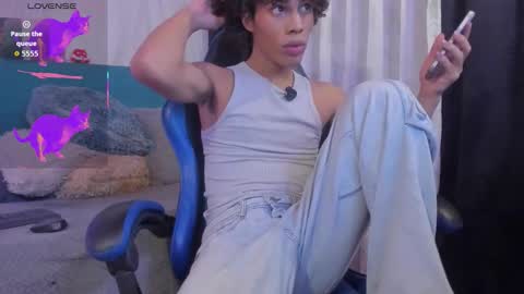 Snapshot of kleo_helenos chatting on February 7, 12:58 am KLEO online show from February 7, 12:58 am