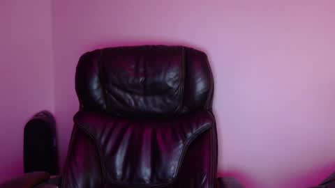 Snapshot of kleokills chatting on January 1, 8:37 pm kleokills online show from January 1, 8:37 pm