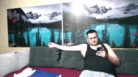 Kleosnow online show from April 25, 4:37 pm