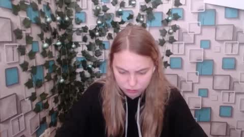 klerkarina online show from December 5, 9:39 am