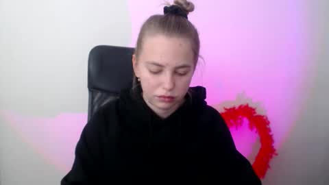 klerkarina online show from October 22, 5:41 am