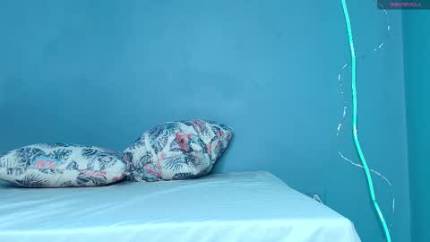 K L O E online show from December 16, 12:43 pm