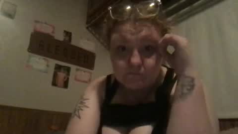 Snapshot of kmarie1196 chatting on May 28, 5:38 am kmarie1196 online show from May 28, 5:38 am