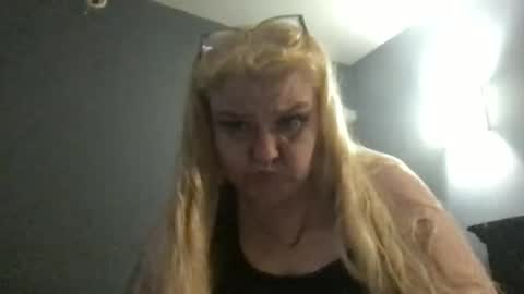 Snapshot of kmarie1196 chatting on June 6, 4:17 am kmarie1196 online show from June 6, 4:17 am