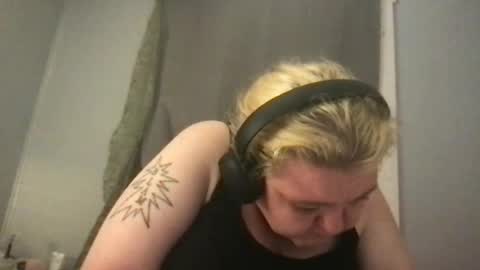 Snapshot of kmarie1196 chatting on July 14, 3:33 am kmarie1196 online show from July 14, 3:33 am