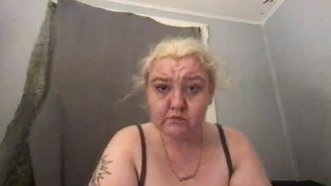 Snapshot of kmarie1196 chatting on August 8, 3:08 am kmarie1196 online show from August 8, 3:08 am