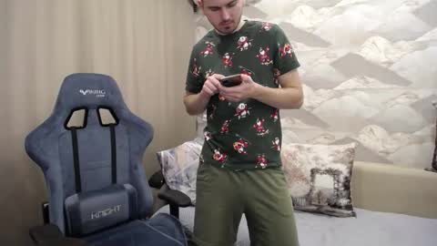 Snapshot of knight_5 chatting on October 17, 7:44 am Carter. online show from October 17, 7:44 am