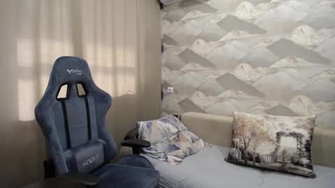 Snapshot of knight_5 chatting on October 22, 6:46 am Carter. online show from October 22, 6:46 am