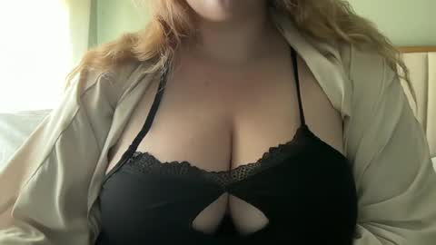 Mae Knight online show from June 28, 2:12 pm