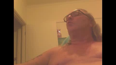 Snapshot of knobout chatting on December 2, 12:29 pm knobout online show from December 2, 12:29 pm