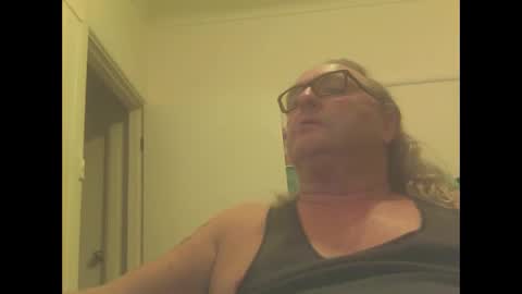 Snapshot of knobout chatting on December 15, 9:35 am knobout online show from December 15, 9:35 am