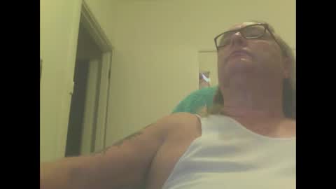 Snapshot of knobout chatting on January 8, 10:26 am knobout online show from January 8, 10:26 am