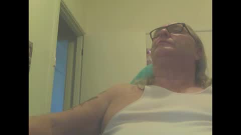 Snapshot of knobout chatting on February 17, 3:58 am knobout online show from February 17, 3:58 am