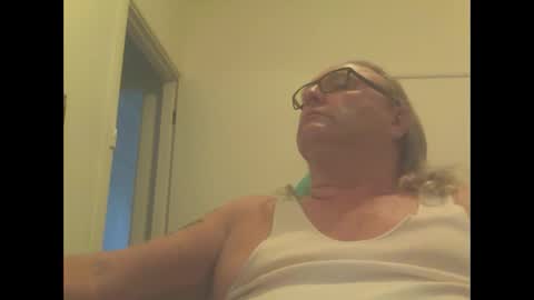 Snapshot of knobout chatting on February 20, 6:06 am knobout online show from February 20, 6:06 am