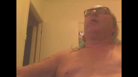 Snapshot of knobout chatting on February 24, 9:43 am knobout online show from February 24, 9:43 am