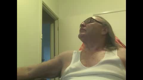 Snapshot of knobout chatting on September 30, 7:13 am knobout online show from September 30, 7:13 am