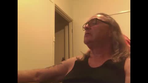 Snapshot of knobout chatting on October 9, 12:14 pm knobout online show from October 9, 12:14 pm