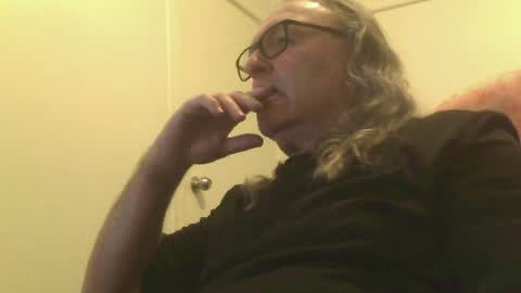 Snapshot of knobout chatting on July 17, 1:23 am knobout online show from July 17, 1:23 am