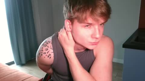 Snapshot of knotsiemens chatting on May 20, 5:13 am Adam online show from May 20, 5:13 am