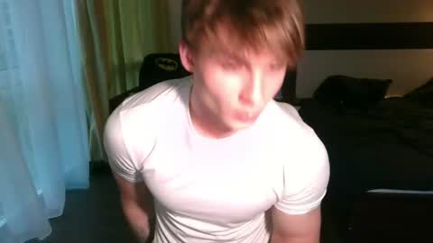 Snapshot of knotsiemens chatting on June 18, 4:55 pm Adam online show from June 18, 4:55 pm