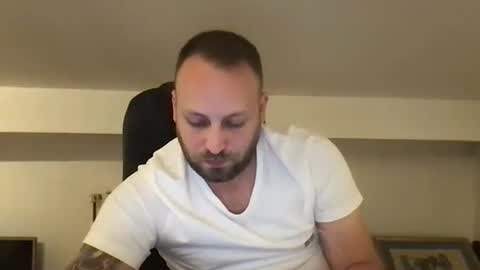 hugo online show from November 14, 12:42 am