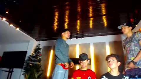 Snapshot of kobayaske chatting on December 14, 4:45 pm kobayaske online show from December 14, 4:45 pm