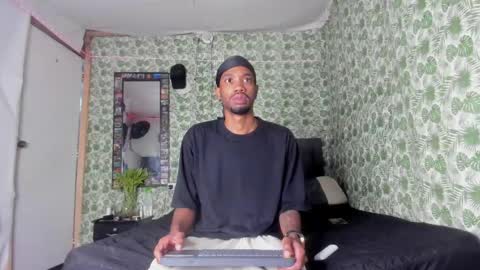 Snapshot of kofi_exotic_ chatting on May 18, 11:54 pm kofi online show from May 18, 11:54 pm
