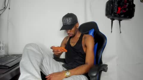 Snapshot of kofi_exotic_ chatting on May 21, 2:18 am kofi online show from May 21, 2:18 am