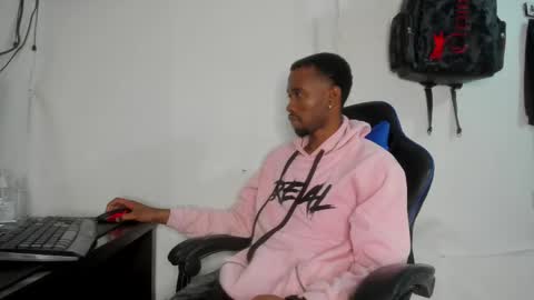 Snapshot of kofi_exotic_ chatting on May 23, 4:07 am kofi online show from May 23, 4:07 am