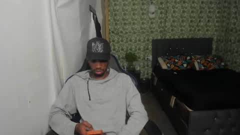 Snapshot of kofi_exotic_ chatting on June 15, 11:07 pm kofi online show from June 15, 11:07 pm