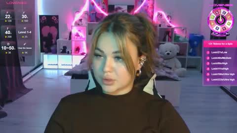 Mia online show from October 28, 11:36 am