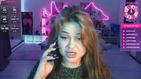 Mia online show from November 10, 3:55 pm